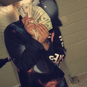 Meet your Posher, Charles